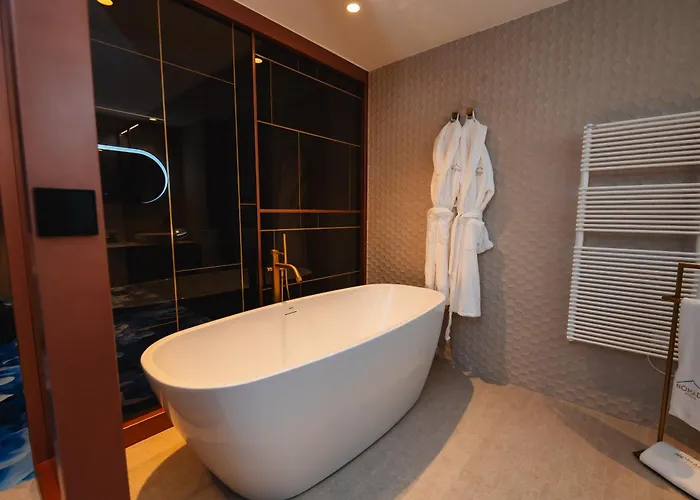 Nomada House By Sh Hotel 4*